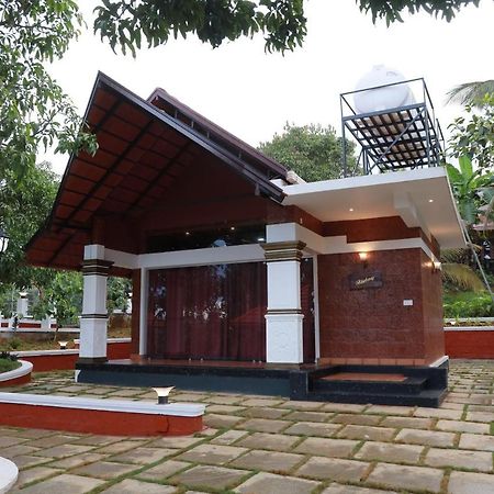 Miracle Holidays Bed and Breakfast Mananthavady Exterior foto