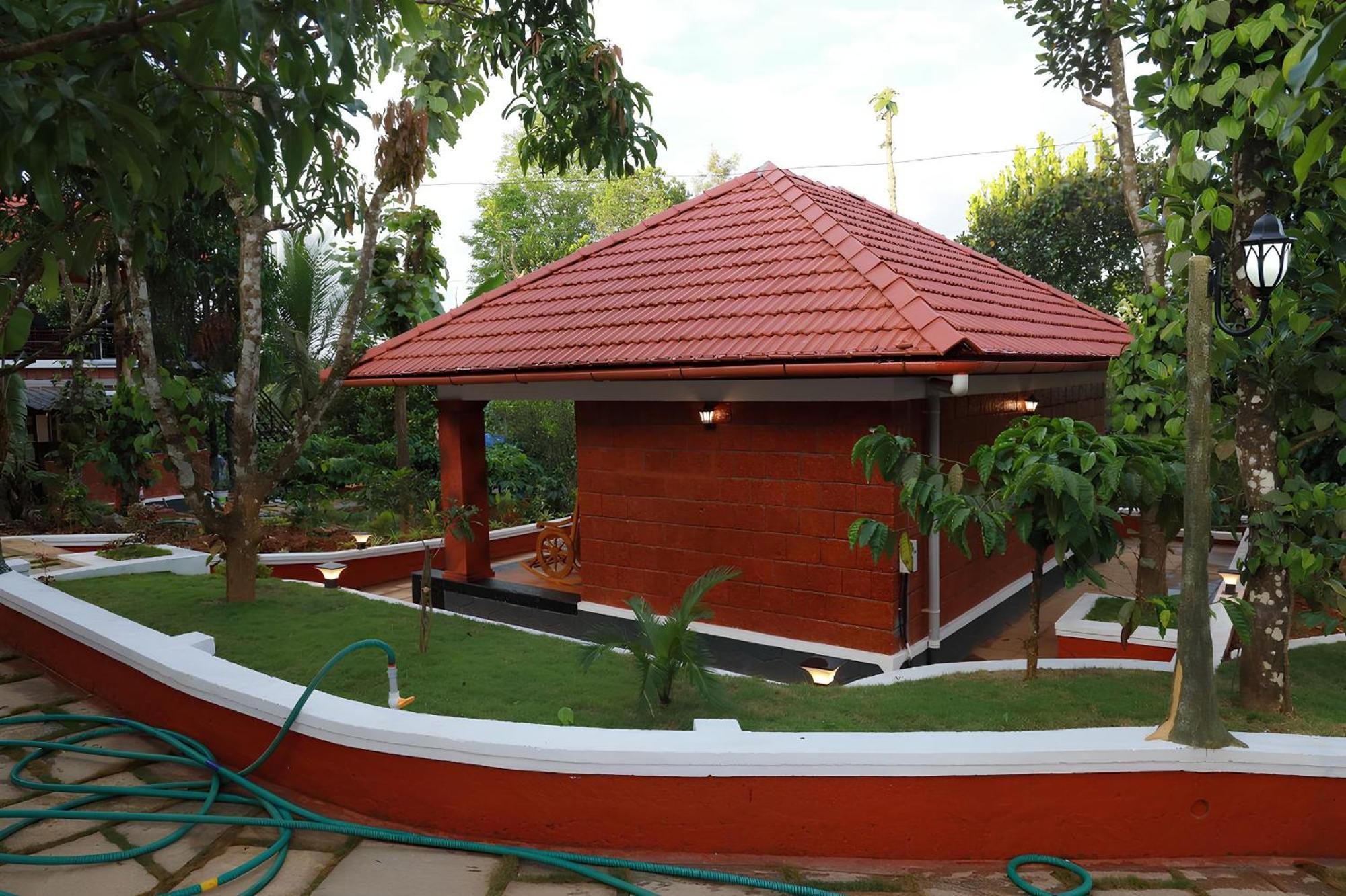 Miracle Holidays Bed and Breakfast Mananthavady Exterior foto